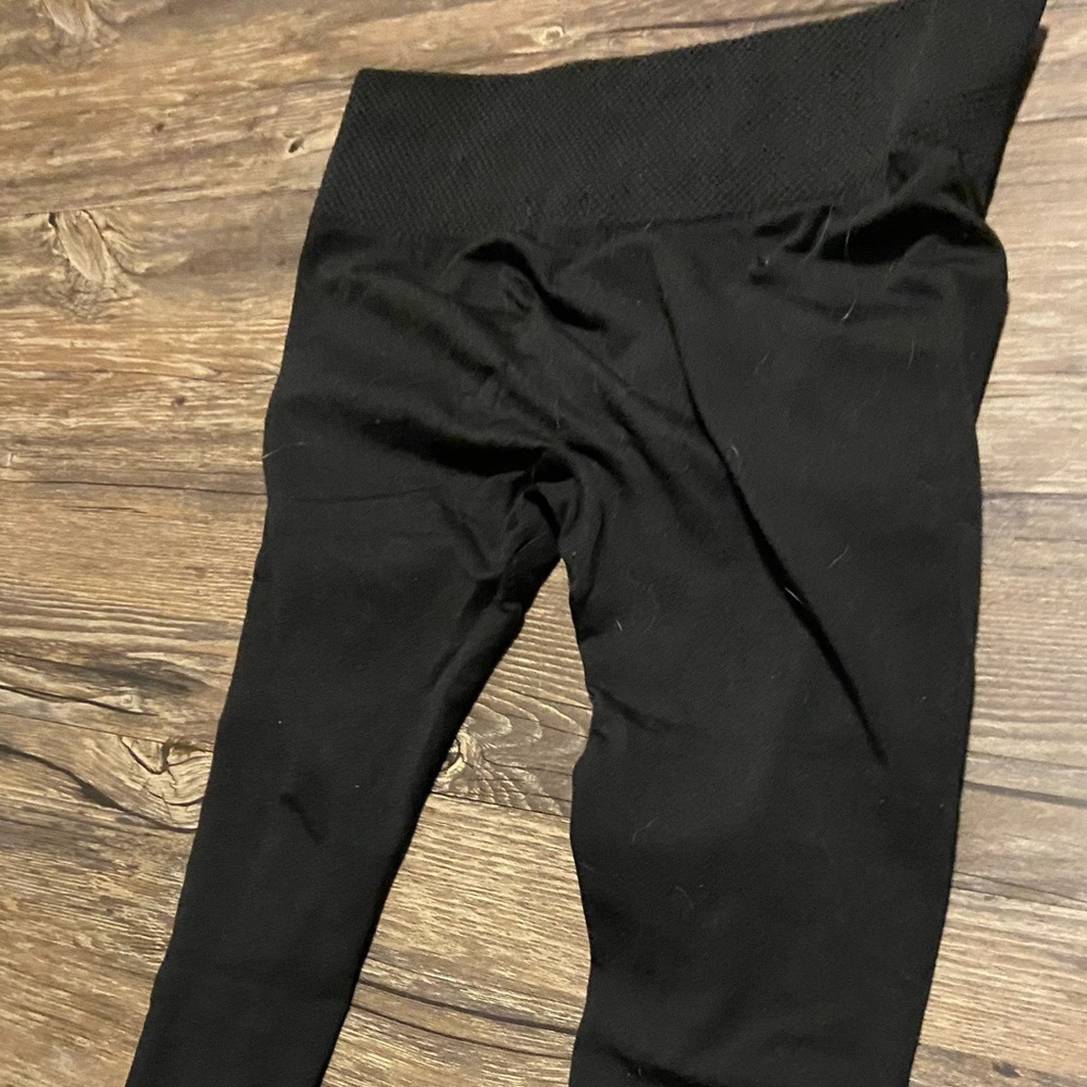 super cute and comfy black leggings